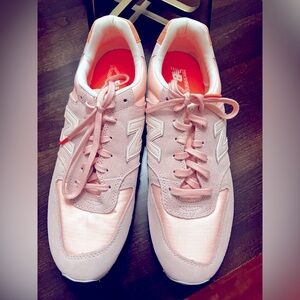 New Balance Women's 696 Sneaker. Size 11. Never worn.